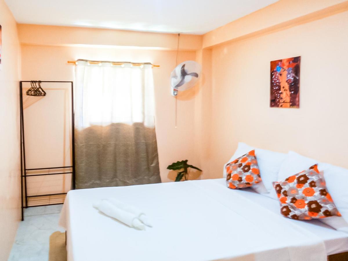 White Shamrock Beach Hotel Balabag  エクステリア 写真