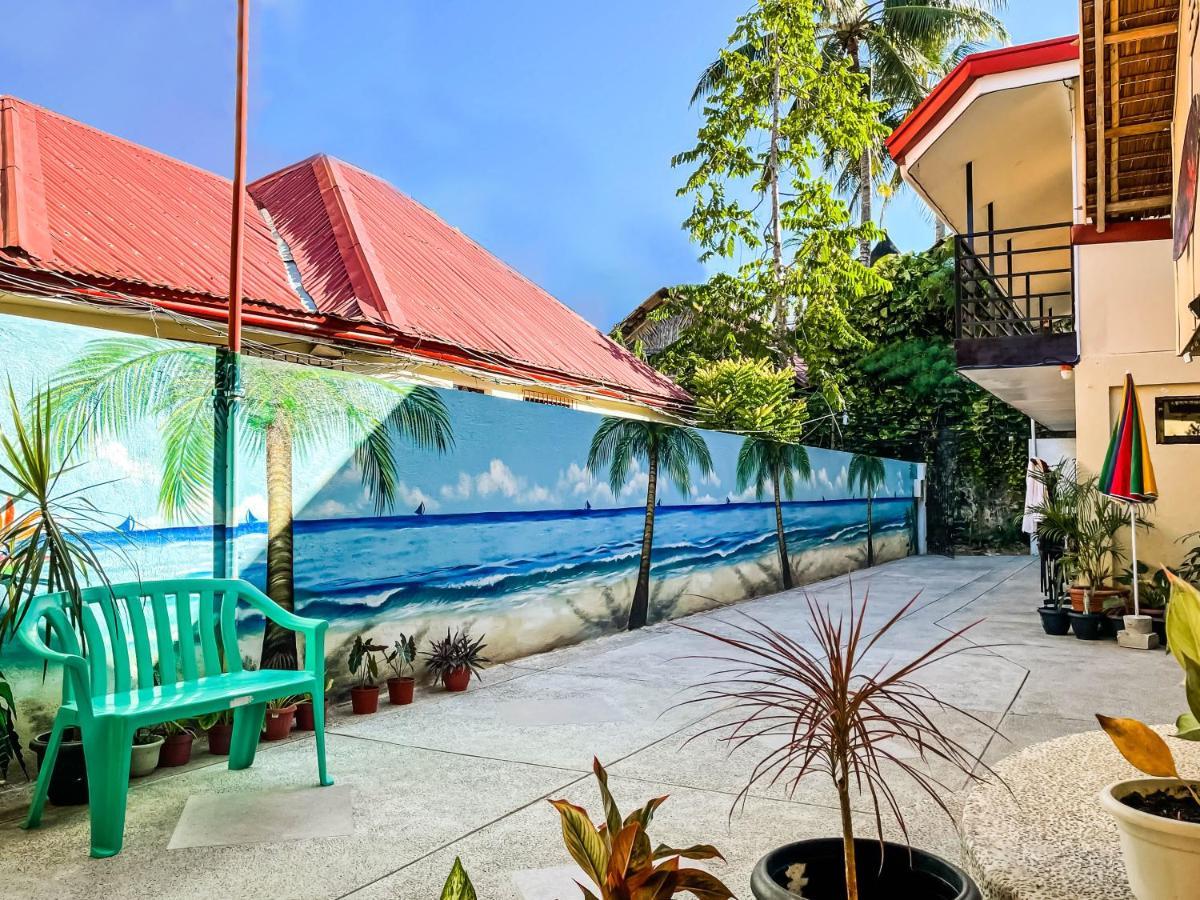 White Shamrock Beach Hotel Balabag  エクステリア 写真