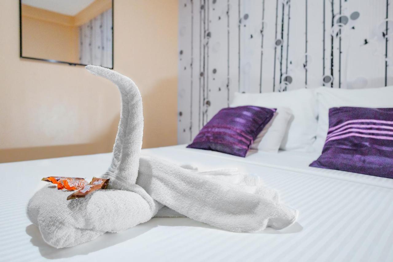 White Shamrock Beach Hotel Balabag  エクステリア 写真