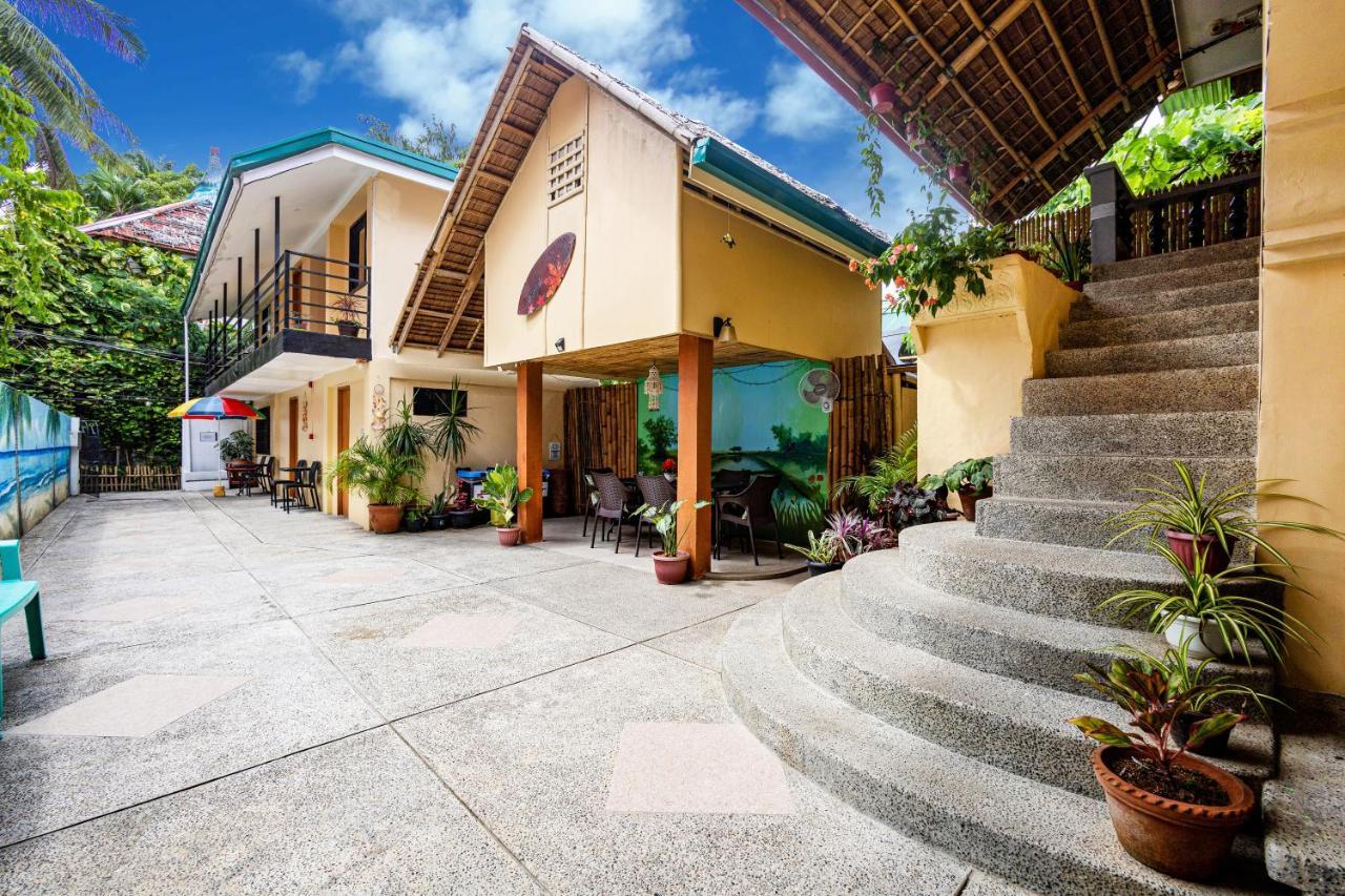 White Shamrock Beach Hotel Balabag  エクステリア 写真