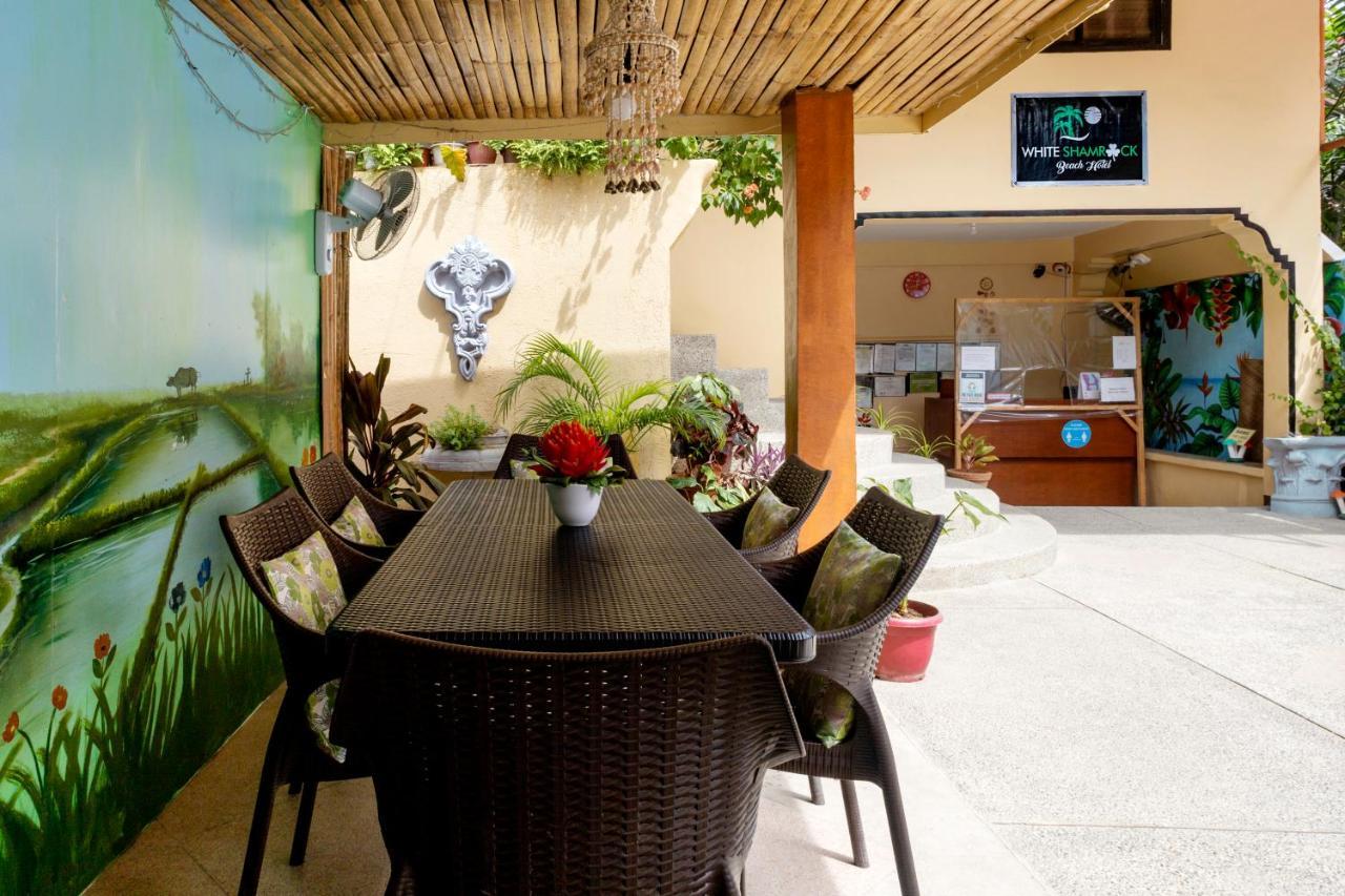 White Shamrock Beach Hotel Balabag  エクステリア 写真