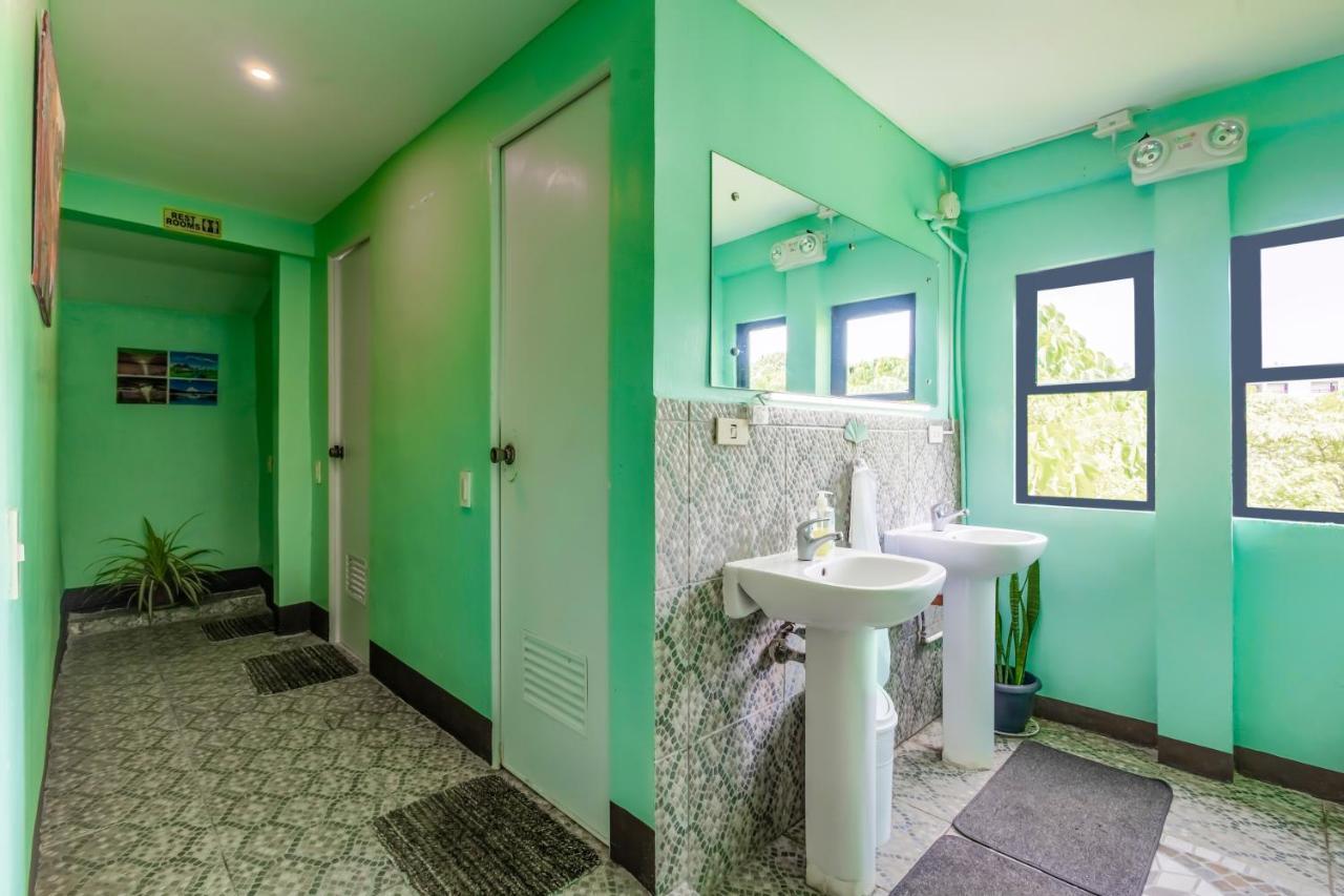 White Shamrock Beach Hotel Balabag  エクステリア 写真