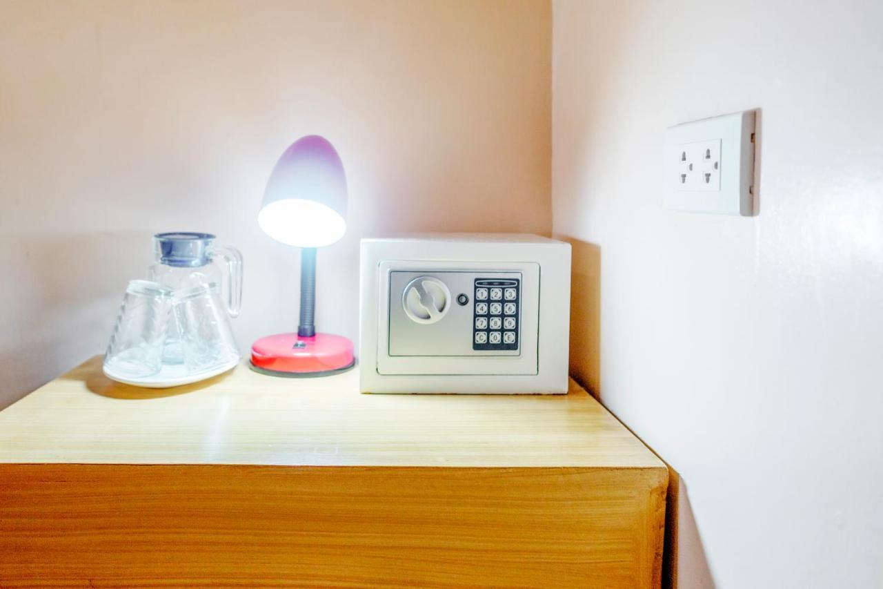 White Shamrock Beach Hotel Balabag  エクステリア 写真