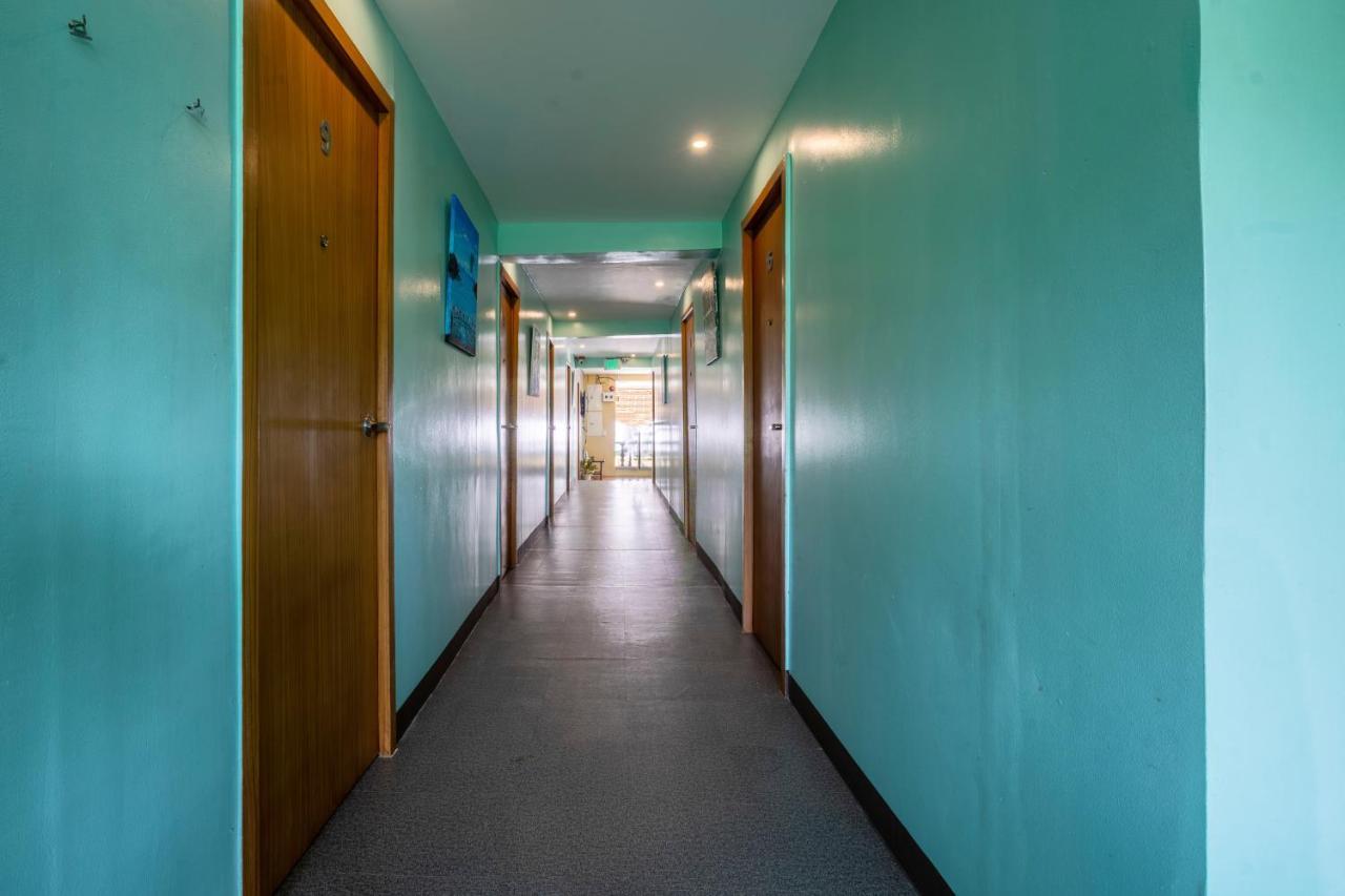 White Shamrock Beach Hotel Balabag  エクステリア 写真